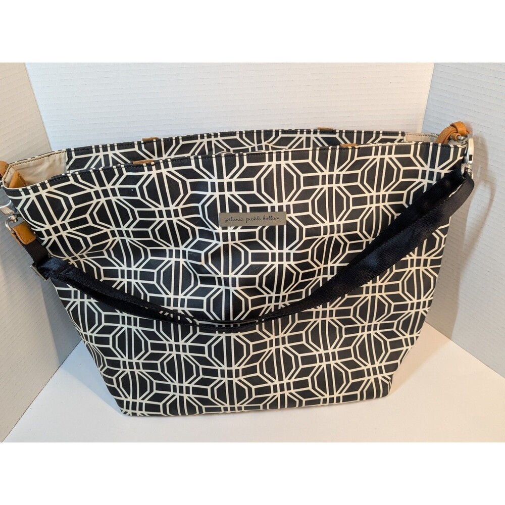 Petunia Pickle Bottom Downtown Tote Diaper Duffle Bag Weekender Travel Bag